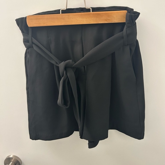 Black shorts - Picture 6 of 6